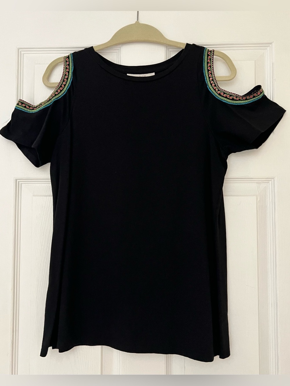 LOFT Black Cold Shoulder Top with color accents - size M
